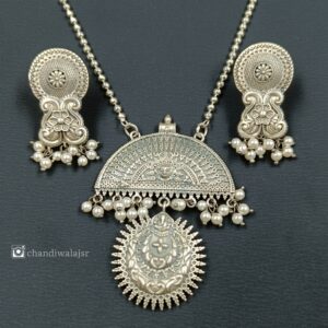 silver necklace with earring (1)